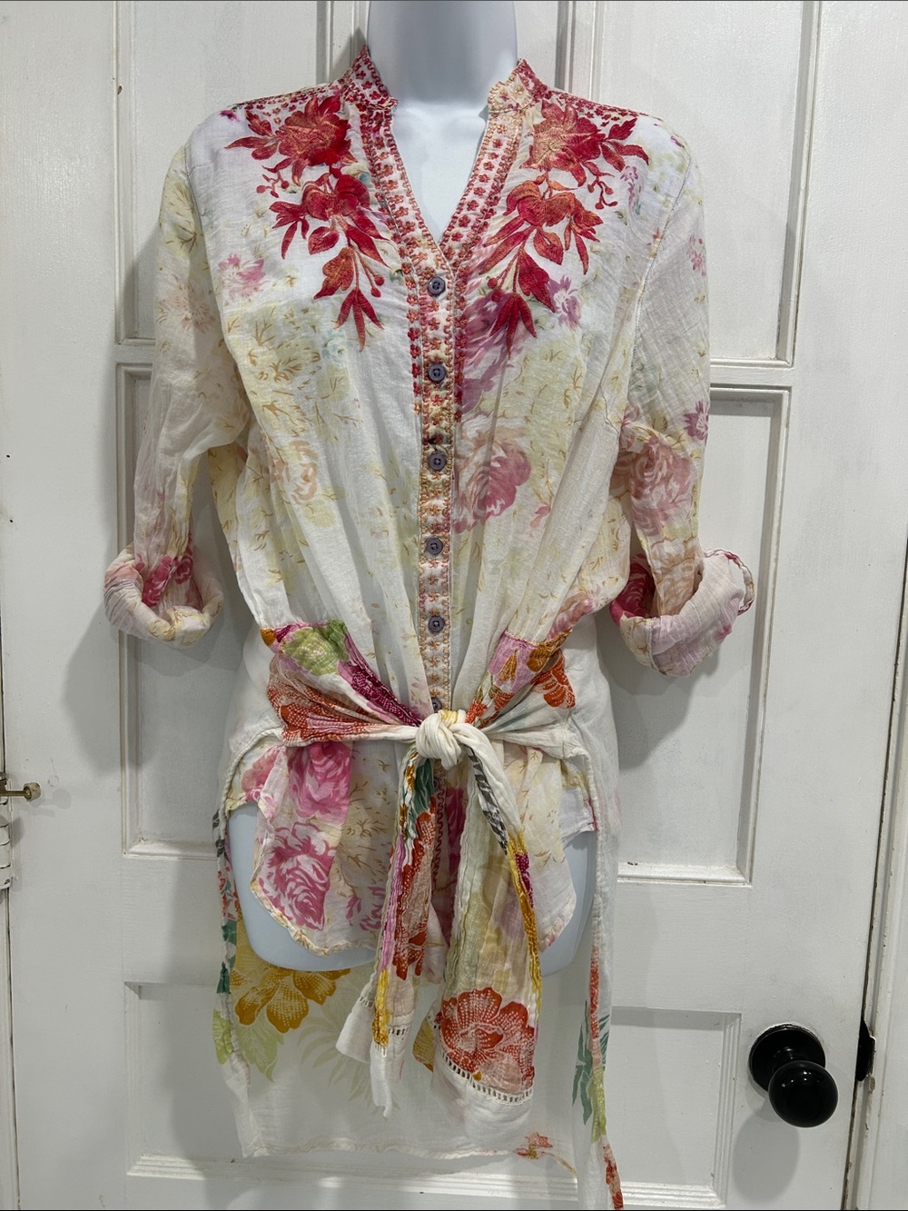 The Nu Vintage Floral Embroidered High Low Tie Waist Roll Tab Tunic Blouse - XL